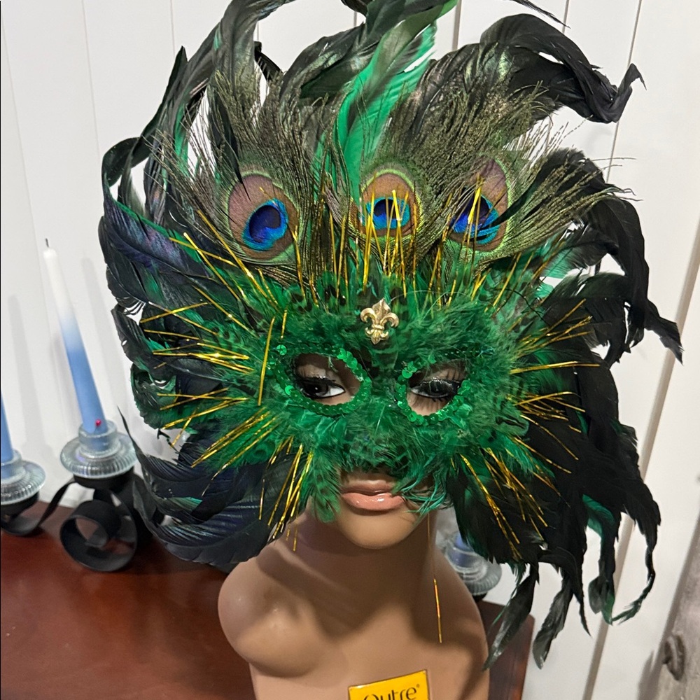 Green Peacock Feather Masquerade Mask with Gold Accents
